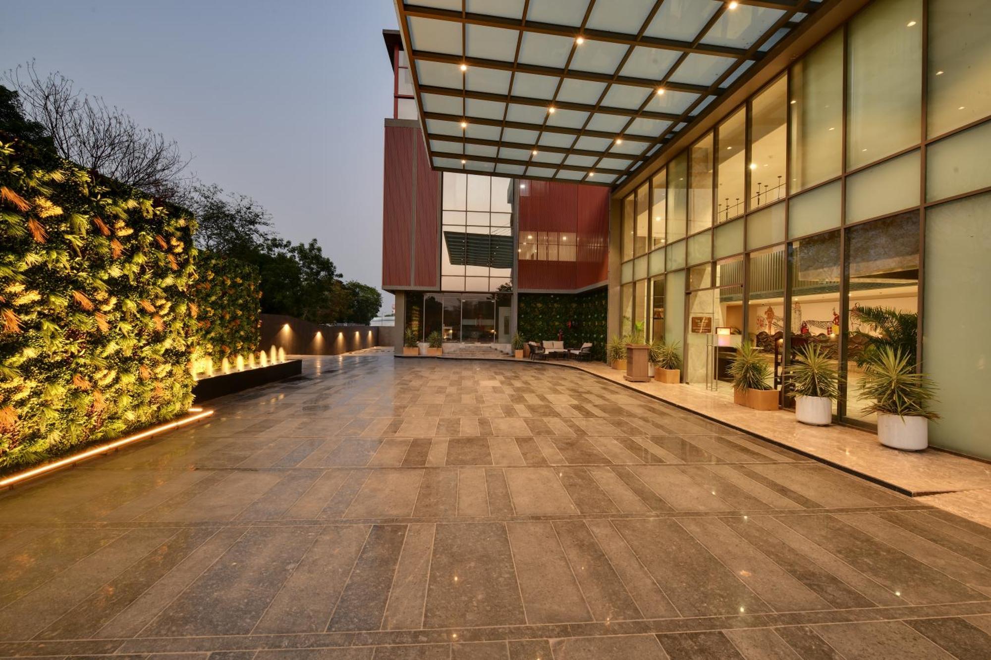 Hotel The Fern Residency, Gandhinagar Exterior foto