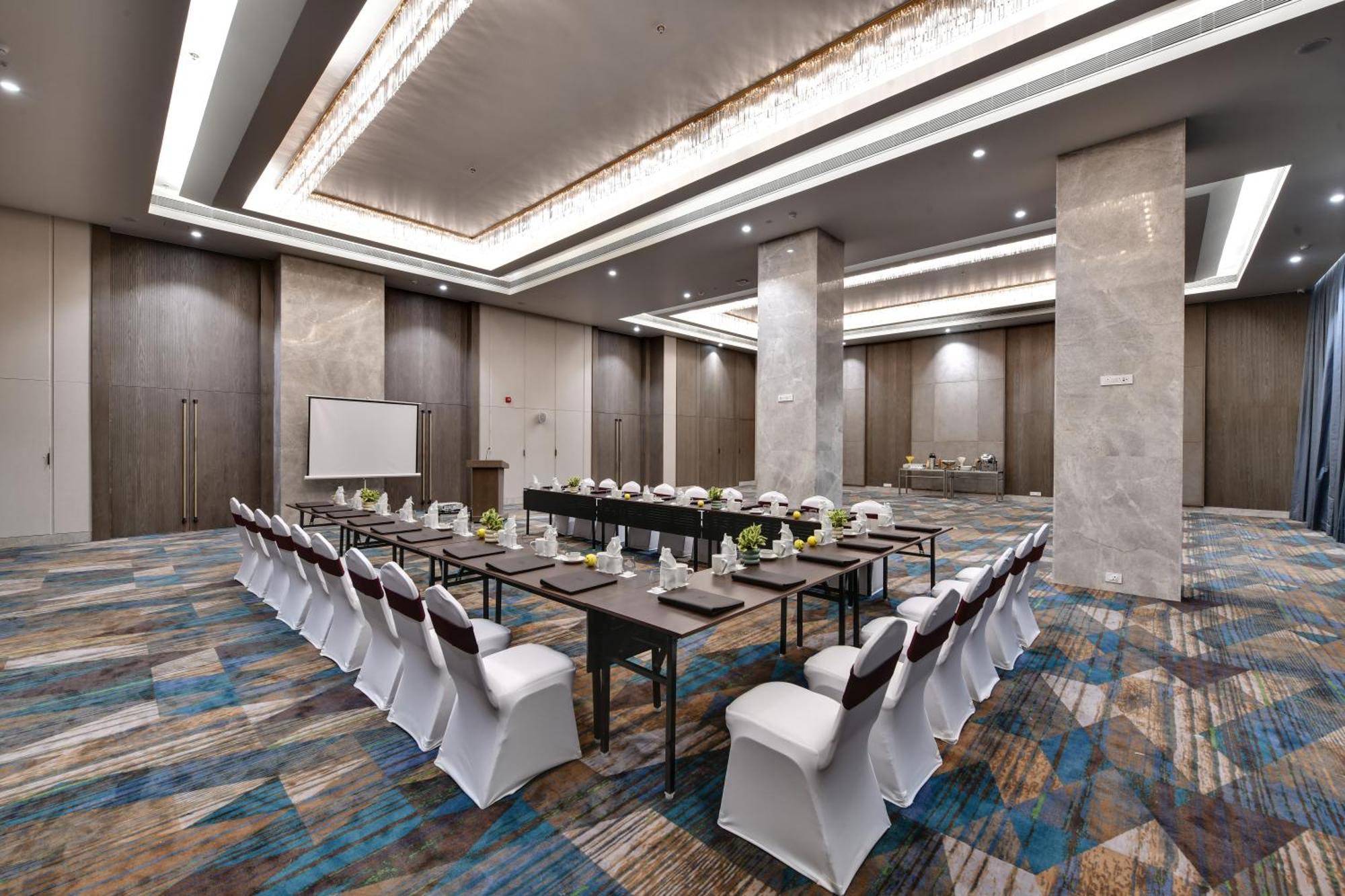 Hotel The Fern Residency, Gandhinagar Exterior foto